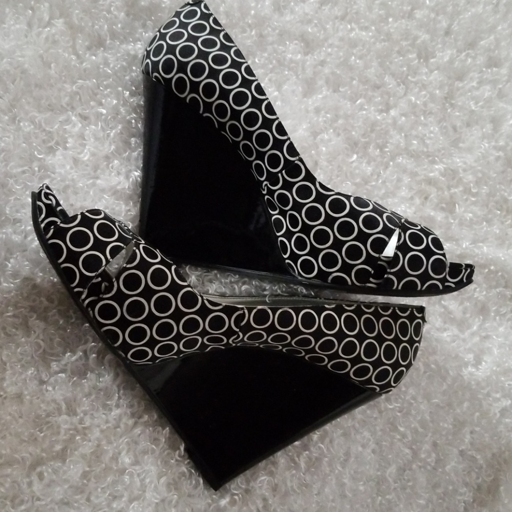 Open toe Wedge - Picture 3 of 6